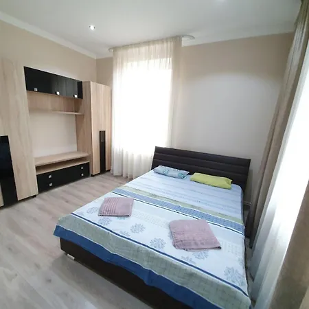 Tourist At Stefan Cel Mare With 2 Apartamento *